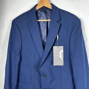 Van Heusen Suit (Jacket and Pants) Men's Size 42REG 35W x 32L